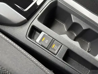 Photo 24 Volkswagen T-roc  1.0 TSI 116 Start/Stop BVM6