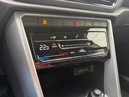 Photo 19 Volkswagen T-roc  1.0 TSI 116 Start/Stop BVM6