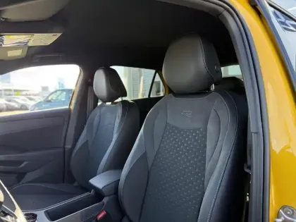 Photo 14 Volkswagen T-roc  1.5 eTSI EVO2 Hybrid 150 ch DSG7