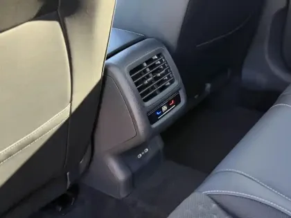 Photo 20 Volkswagen T-roc  1.5 eTSI EVO2 Hybrid 150 ch DSG7