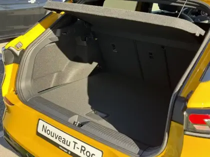 Photo 8 Volkswagen T-roc  1.5 eTSI EVO2 Hybrid 150 ch DSG7