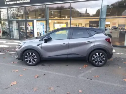 Photo 1 Renault Captur  E-Tech full hybrid 145