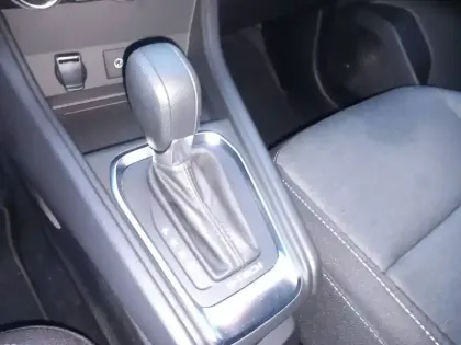 Photo 12 Renault Captur  E-Tech full hybrid 145