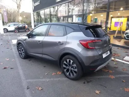 Photo 2 Renault Captur  E-Tech full hybrid 145