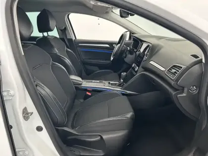 Photo 20 Renault Megane  IV Estate Blue dCi 115 EDC