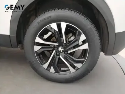 Photo 27 Peugeot 2008  PureTech 100 S&S BVM6