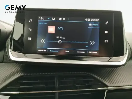 Photo 30 Peugeot 2008  PureTech 100 S&S BVM6