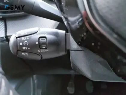 Photo 15 Peugeot 2008  PureTech 100 S&S BVM6