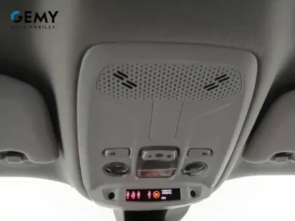 Photo 33 Peugeot 2008  PureTech 100 S&S BVM6