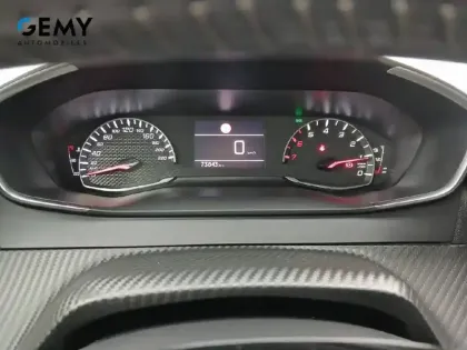 Photo 32 Peugeot 2008  PureTech 100 S&S BVM6