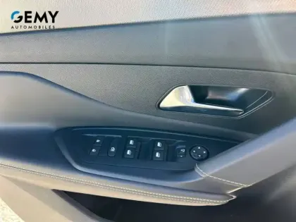 Photo 11 Peugeot 308  PureTech 130ch S&S EAT8