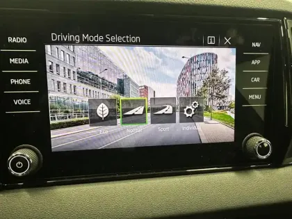 Photo 20 Skoda Karoq  1.5 TSI 150 ch ACT DSG7