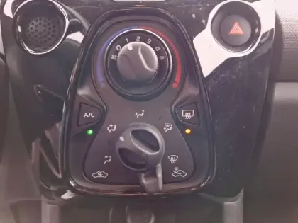 Photo 20 Peugeot 108  VTi 72ch S&S BVM5