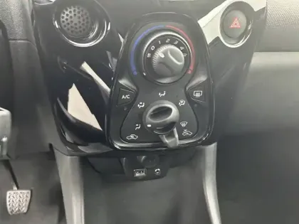 Photo 48 Peugeot 108  VTi 72ch S&S BVM5