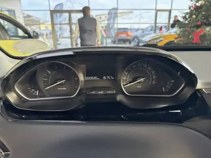 Photo 9 Peugeot 208  PureTech 68ch BVM5