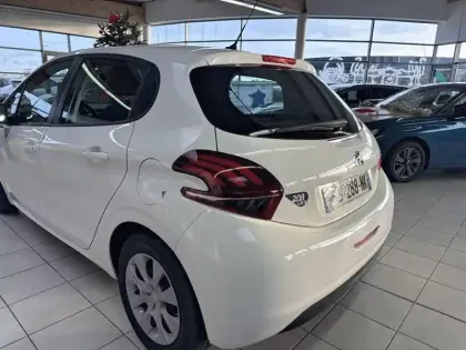 Photo 16 Peugeot 208  PureTech 68ch BVM5