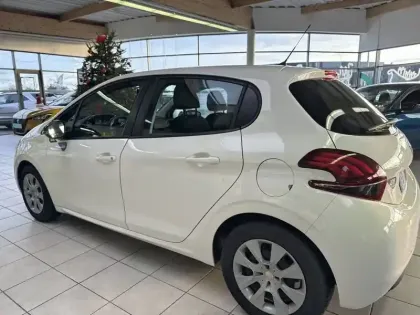 Photo 18 Peugeot 208  PureTech 68ch BVM5