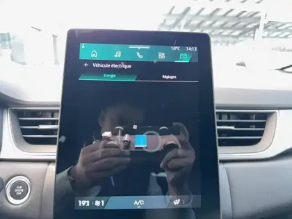 Photo 29 Renault Symbioz  E-Tech full hybrid 145