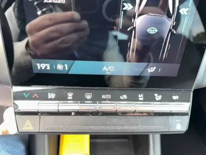 Photo 32 Renault Symbioz  E-Tech full hybrid 145