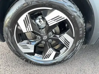 Photo 5 Renault Symbioz  E-Tech full hybrid 145