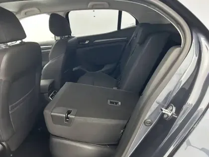 Photo 25 Renault Megane Mégane IV Berline Blue dCi 115 - 21B