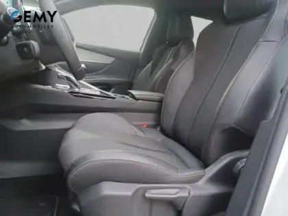 Photo 8 Peugeot 3008  Hybrid 225 e-EAT8