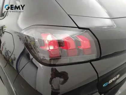 Photo 19 Peugeot 208  Electrique 50 kWh 136ch