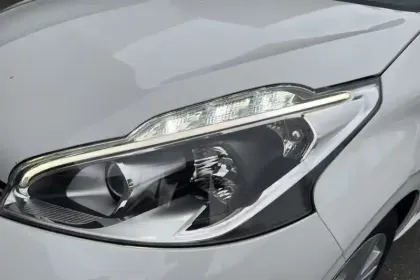 Photo 11 Peugeot 208  PureTech 82ch S&S BVM5