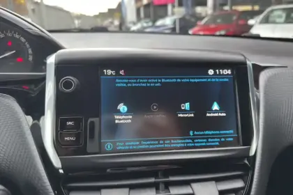 Photo 23 Peugeot 208  PureTech 82ch S&S BVM5