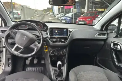 Photo 16 Peugeot 208  PureTech 82ch S&S BVM5