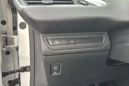 Photo 17 Peugeot 208  PureTech 82ch S&S BVM5