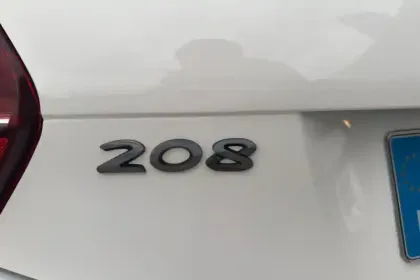 Photo 10 Peugeot 208  PureTech 82ch S&S BVM5