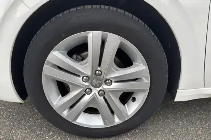 Photo 8 Peugeot 208  PureTech 82ch S&S BVM5