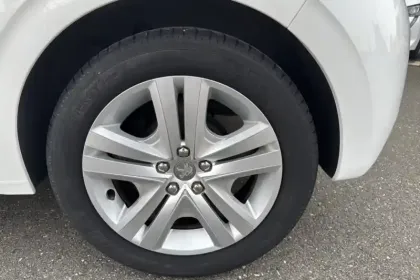 Photo 9 Peugeot 208  PureTech 82ch S&S BVM5