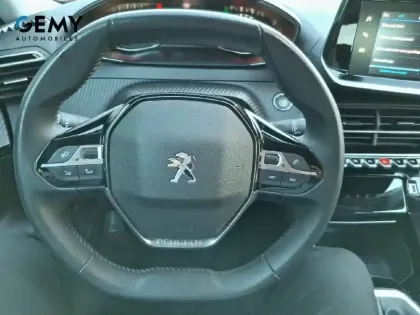 Photo 27 Peugeot 2008  PureTech 130 S&S BVM6