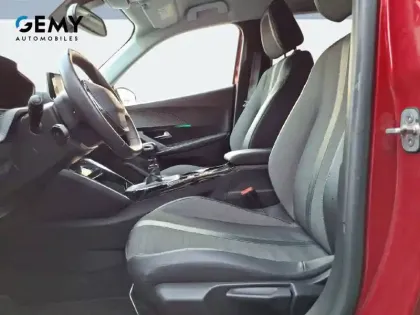 Photo 8 Peugeot 2008  PureTech 130 S&S BVM6