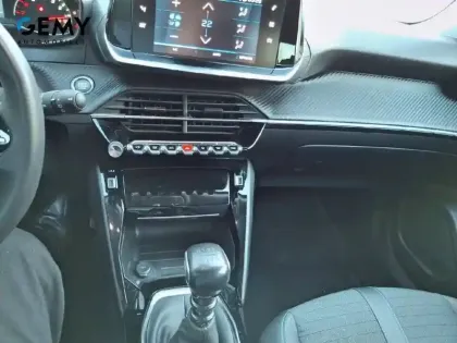 Photo 14 Peugeot 2008  PureTech 130 S&S BVM6