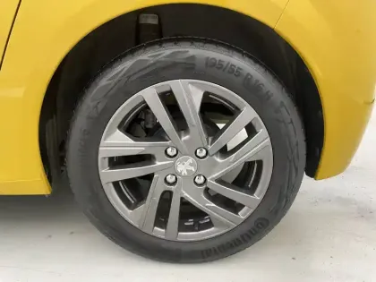 Photo 18 Peugeot 208  PureTech 75 S&S BVM5