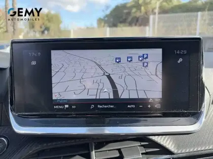 Photo 12 Peugeot 2008  PureTech 130 S&S BVM6