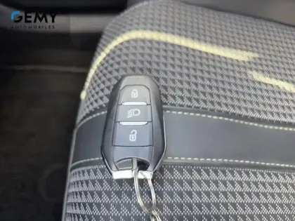 Photo 14 Peugeot 2008  PureTech 130 S&S BVM6