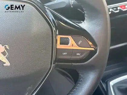 Photo 16 Peugeot 208  PureTech 75 S&S BVM5