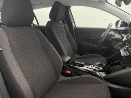 Photo 26 Peugeot 208  Electrique 50 kWh 136ch