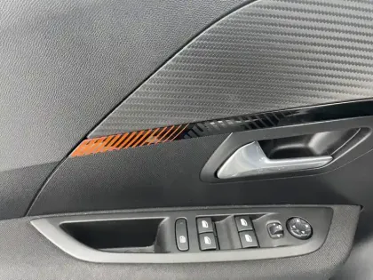 Photo 28 Peugeot 208  Electrique 50 kWh 136ch