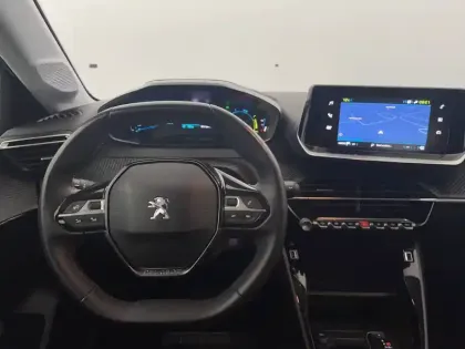 Photo 21 Peugeot 208  Electrique 50 kWh 136ch