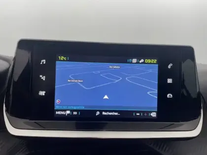 Photo 19 Peugeot 208  Electrique 50 kWh 136ch