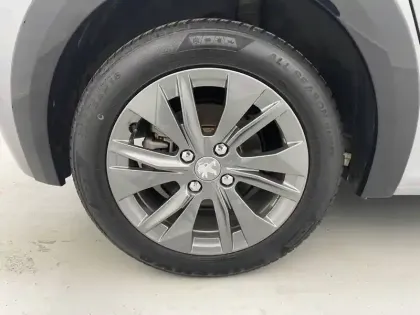 Photo 18 Peugeot 208  Electrique 50 kWh 136ch