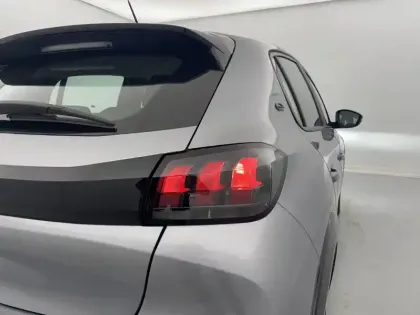 Photo 23 Peugeot 208  Electrique 50 kWh 136ch