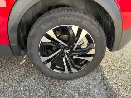 Photo 8 Peugeot 2008  PureTech 130 S&S EAT8