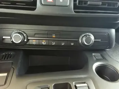 Photo 14 Peugeot Partner E- FOURGON M 800 KG 136 CH BATTERIE 50 KWH