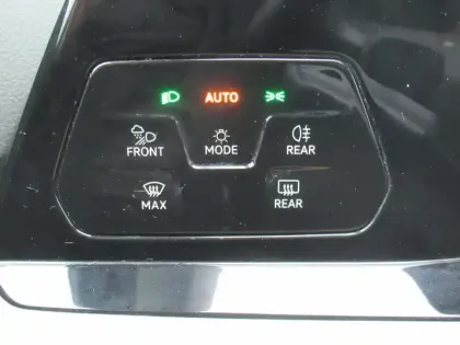 Photo 17 Volkswagen Golf  2.0 TDI SCR 150 DSG7